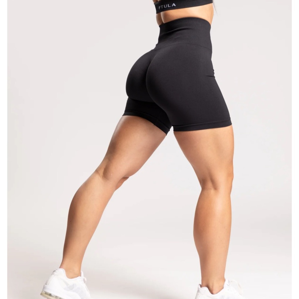 P’tula Seamless Shorts 6in - Picture 2 of 2